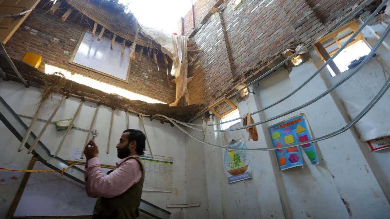 Tragedia escolar en Peshawar: el colapso de una estructura que sepultó el futuro de 33 niños
