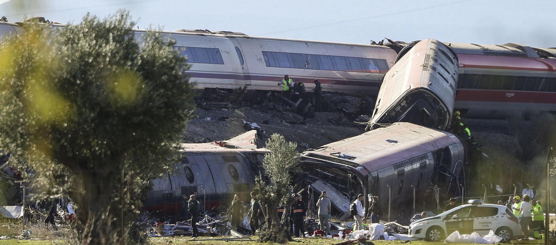Al menos 30 muertos deja choque de dos trenes en Toledo, España