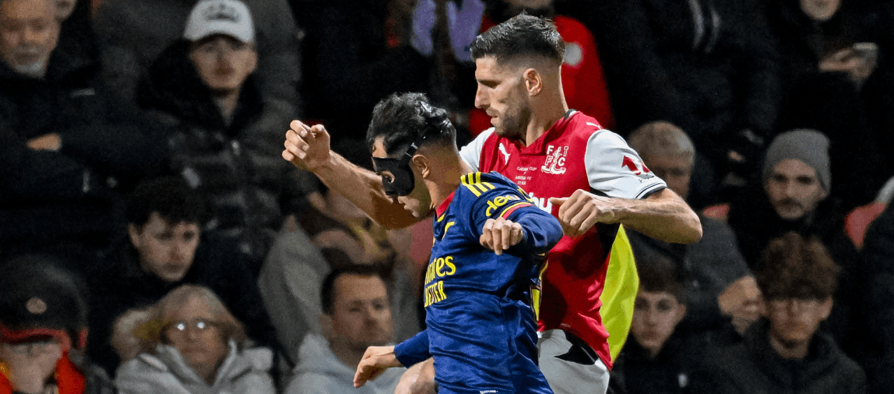La caída de un gigante de papel: Arsenal sucumbe ante la humildad del Fleetwood Town