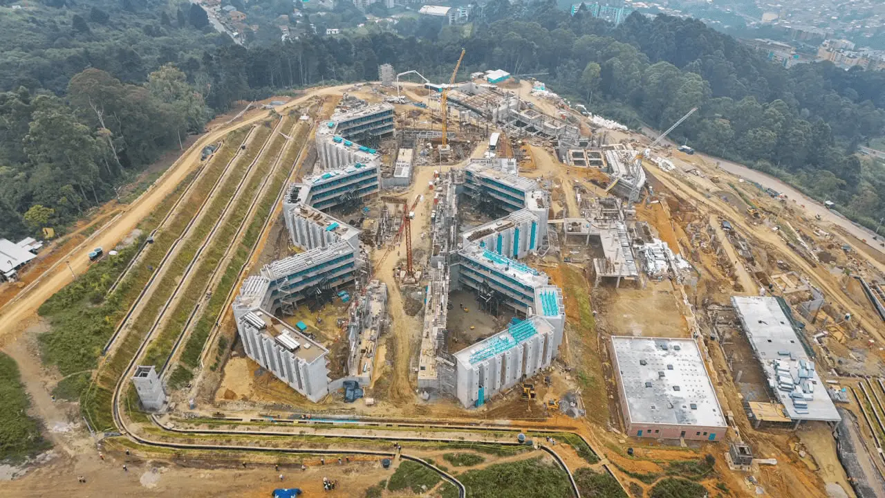 El muro contra el caos: Medellín levanta la primera megacárcel bajo modelo público-privado en Colombia