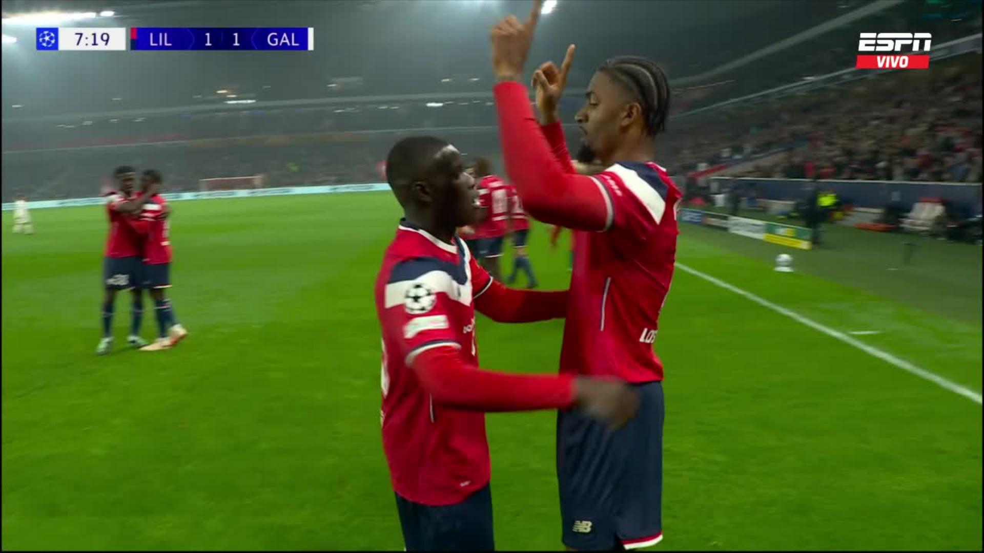 ¡Asistencia top de Alexsandro y golazo de Diaoune para el 1-1 del Lille!