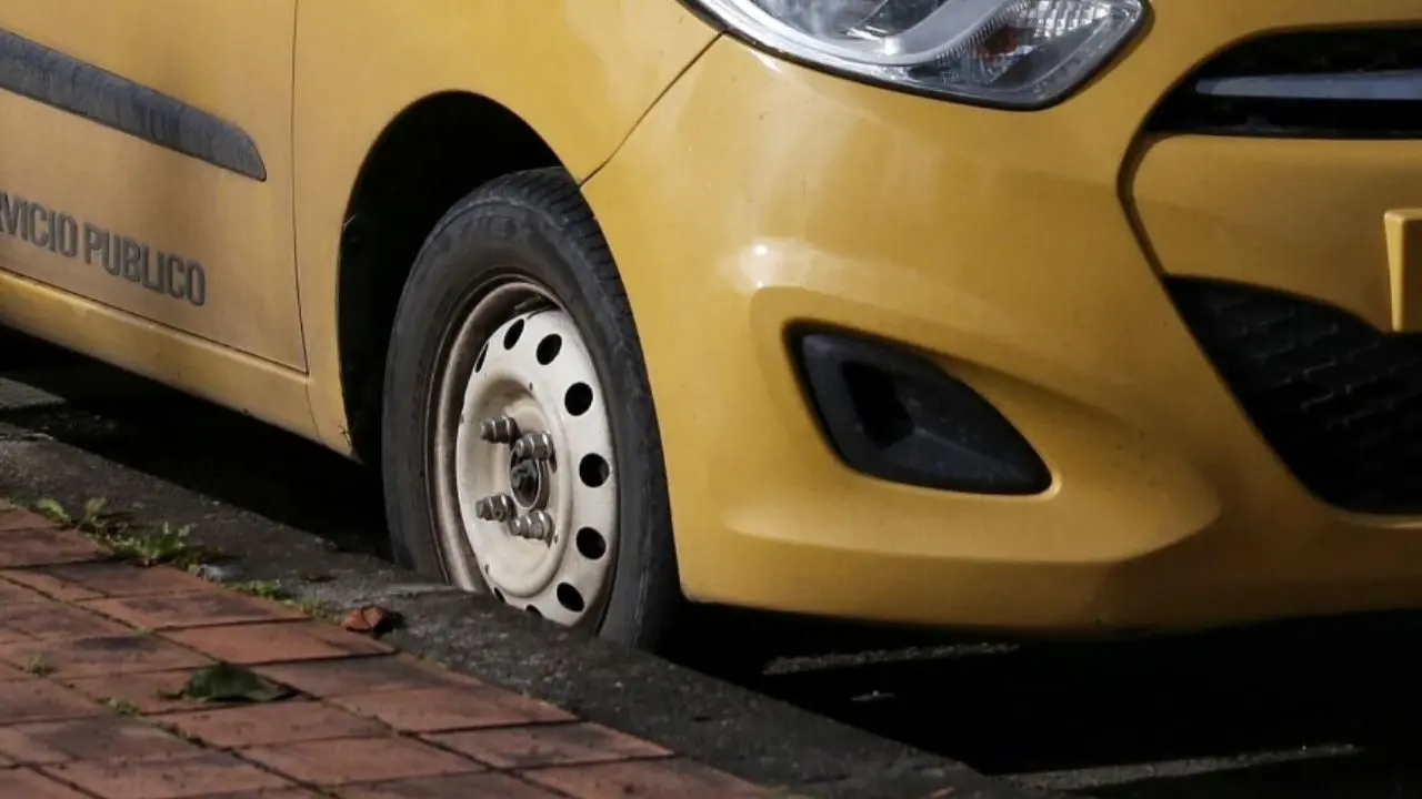 Autoridades hallaron 45 computadores robados en un taxi en Bogotá: así intentaban transportarlos