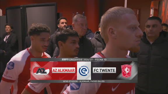 Mateo Chávez asume el desafío en Enschede: el zaguero mexicano se consolida en el once del AZ Alkmaar