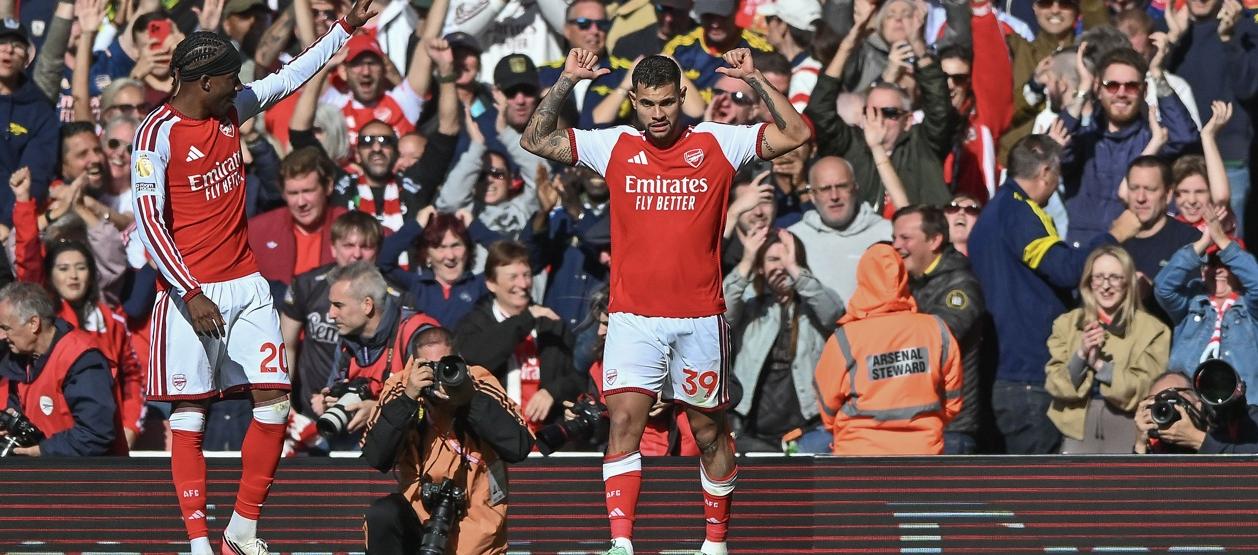 El rugido del campeón: Arsenal conjura la crisis y somete al Leeds en un duelo de voluntades