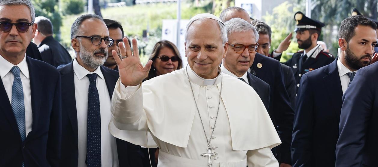 Vigilia en la Santa Sede: El Papa Francisco supera con éxito una compleja cirugía pulmonar
