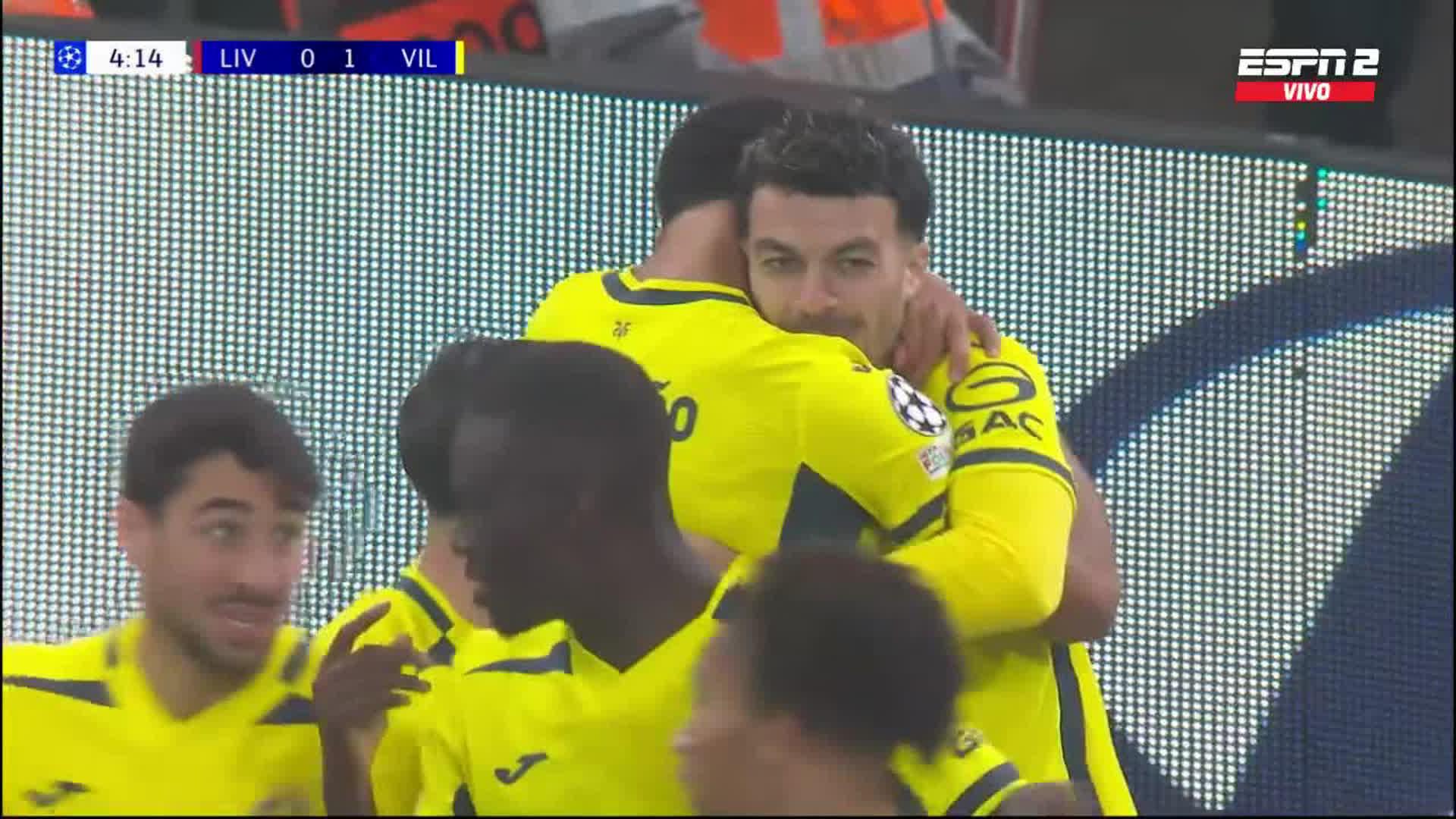 ¡El Submarino Amarillo emergió en Anfield! Mikautadze rompió el cero ante Liverpool