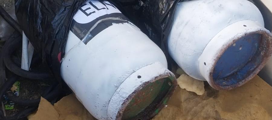En Soledad, Policía ubicó otros dos cilindros de gas con panfletos del ELN