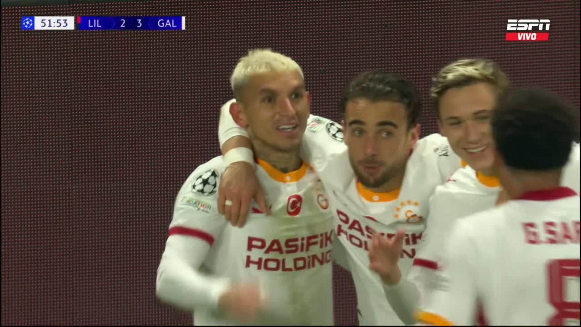 ¡Error del arquero y gol de Torreira: 3-2 Galatasaray!