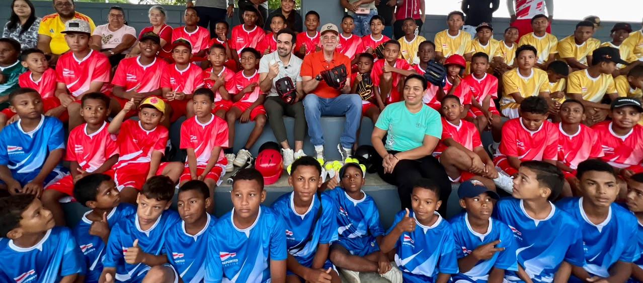 Escuelas de béisbol abren el diamante a 150 niños y niñas del sur del Atlántico