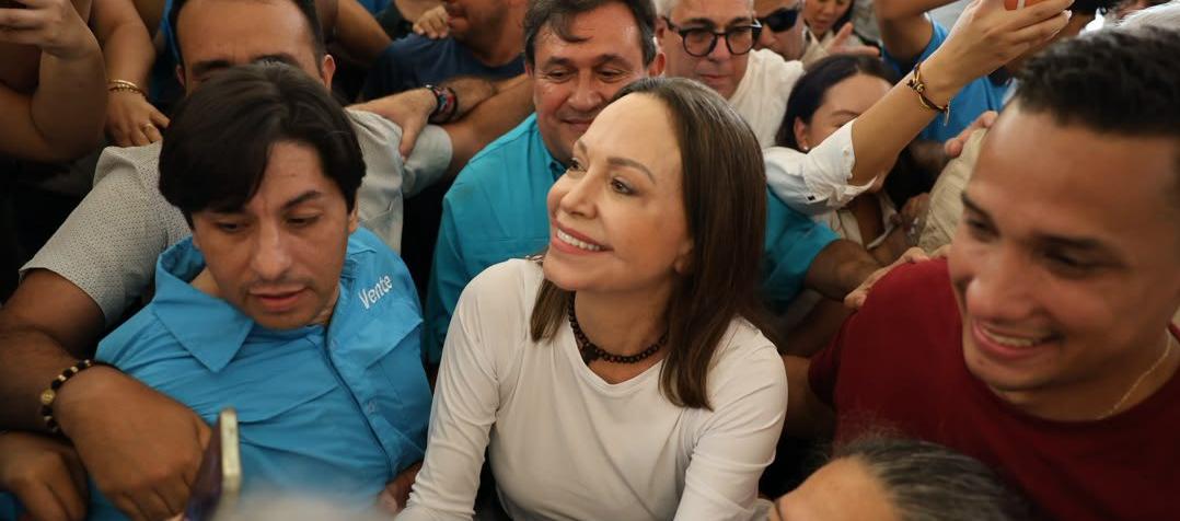 "Estoy aquí. Con ustedes": María Corina Machado regresó a Venezuela