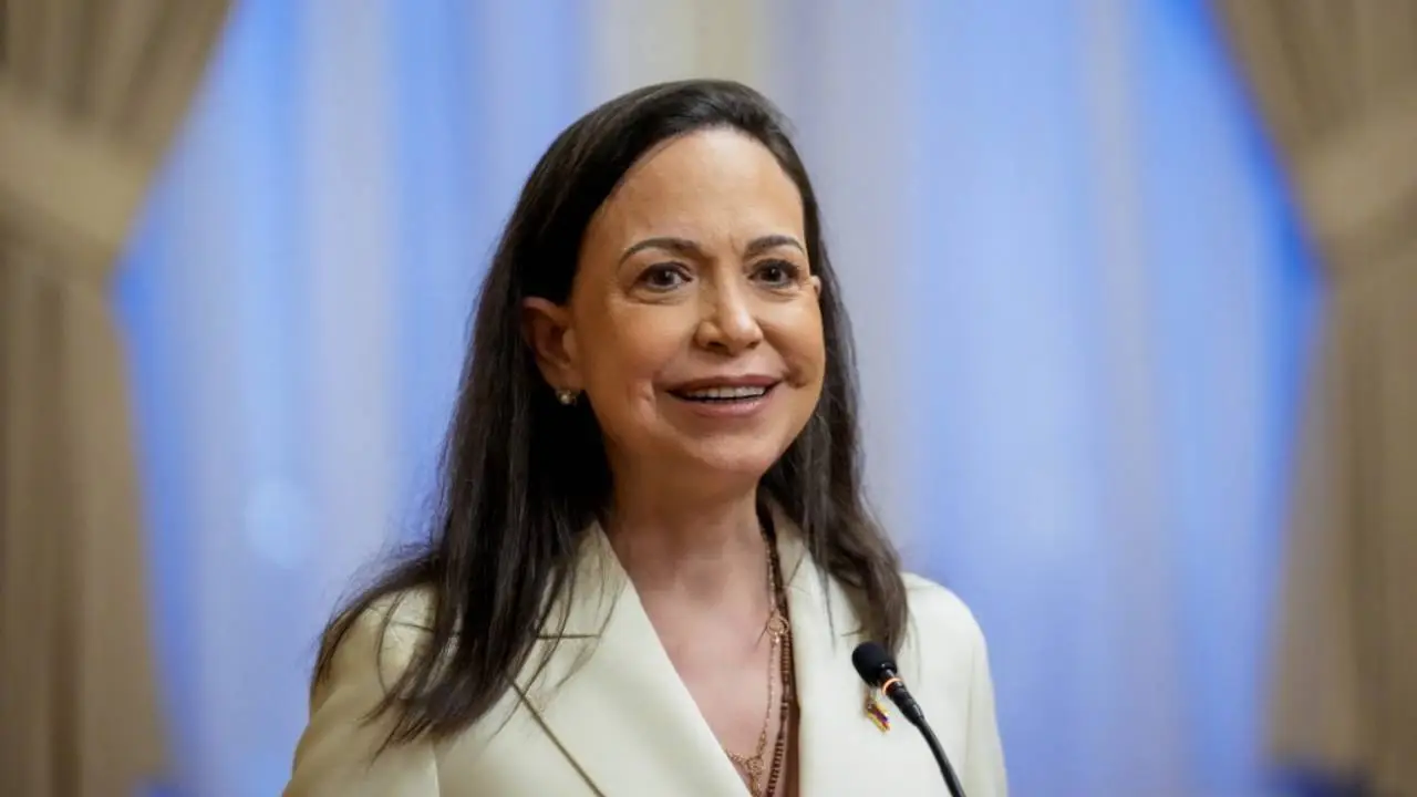 El retorno de la sombra: María Corina Machado desafía al régimen desde el corazón de Venezuela