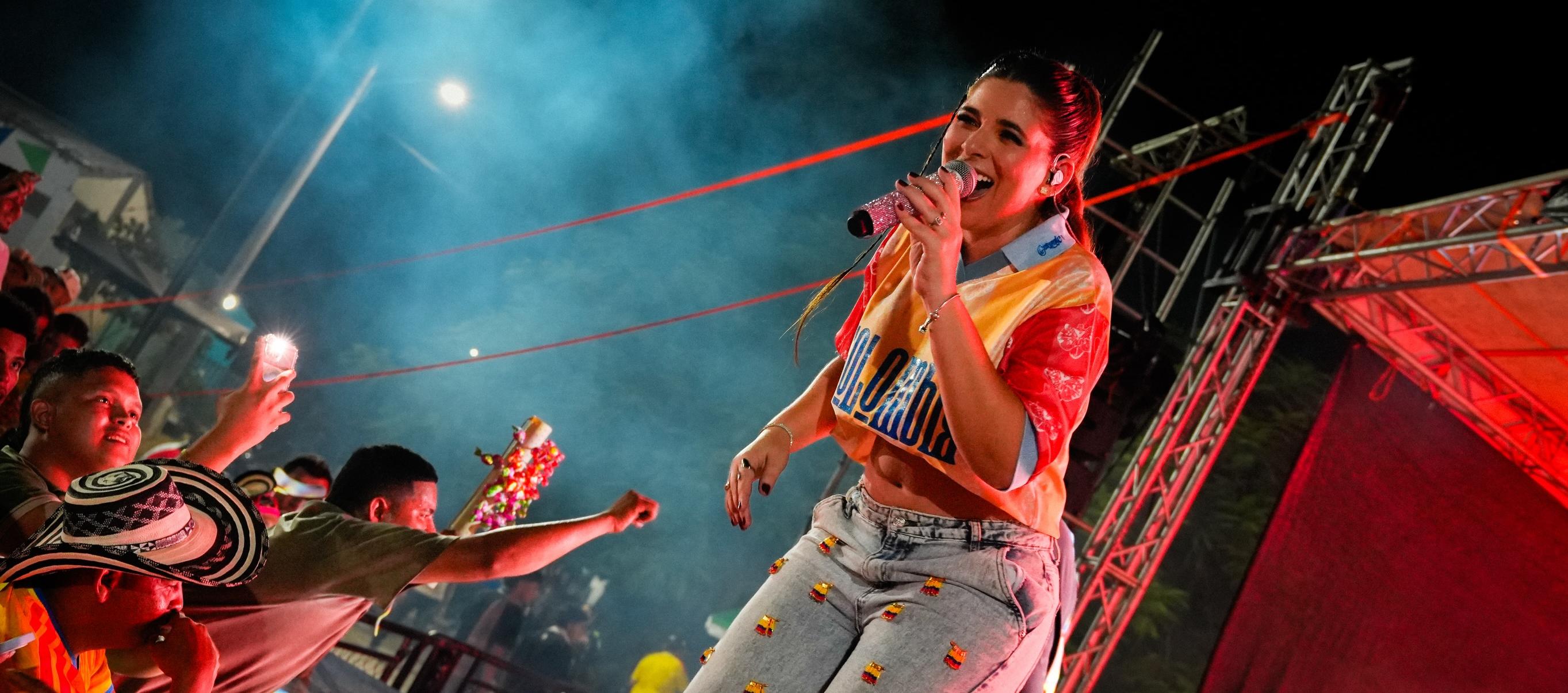 Fer Bustillo reivindica la tradición oral del Caribe con su álbum ‘Parrandeando con la Fer’