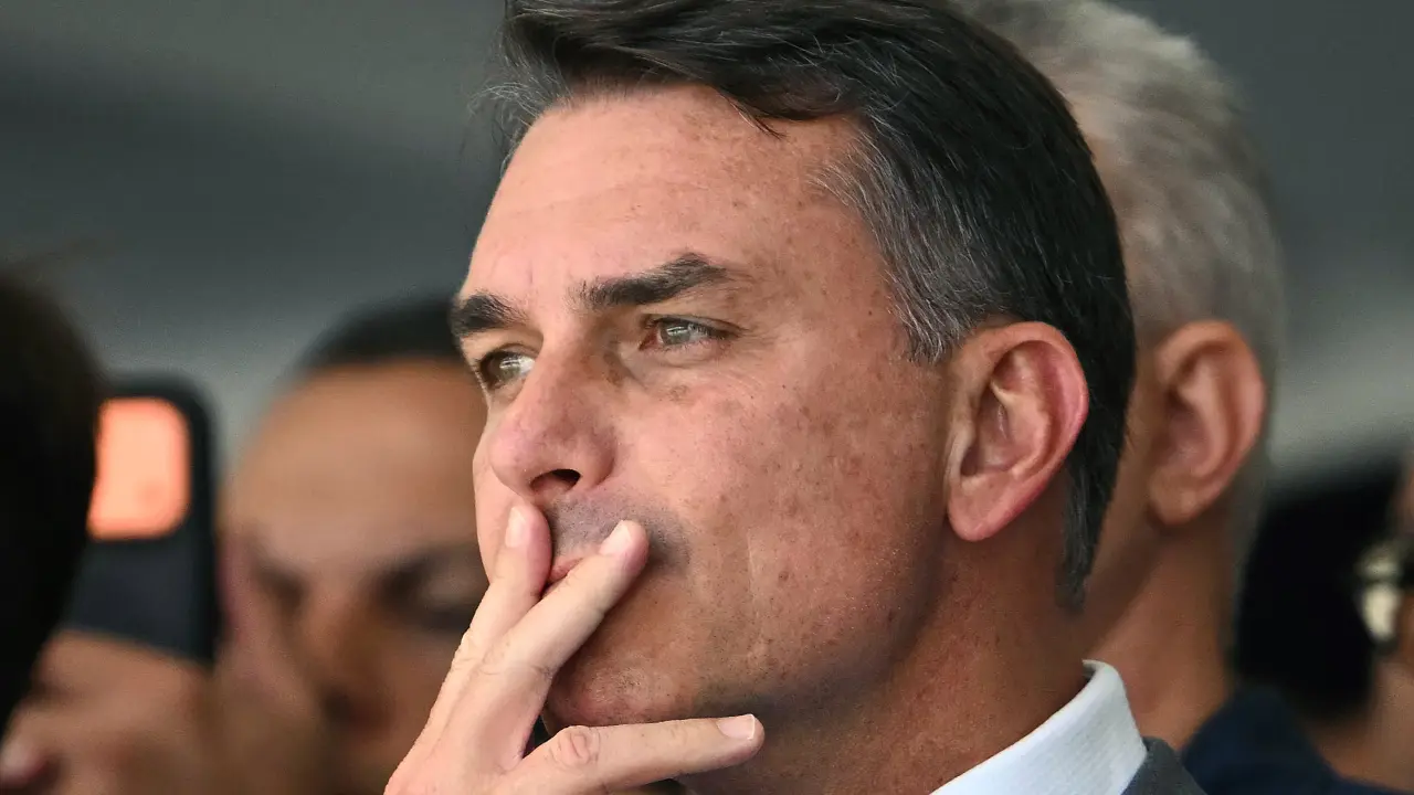 ¿Flávio Bolsonaro salió de Brasil hacia Argentina para viajar a EE. UU.? Lo que se sabe hasta ahora