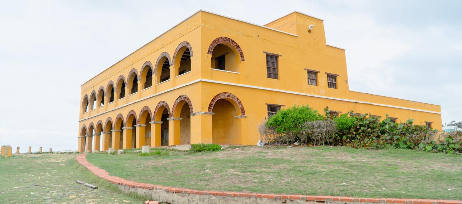 El Castillo de Salgar: una joya histórica bajo el asedio de la imprudencia