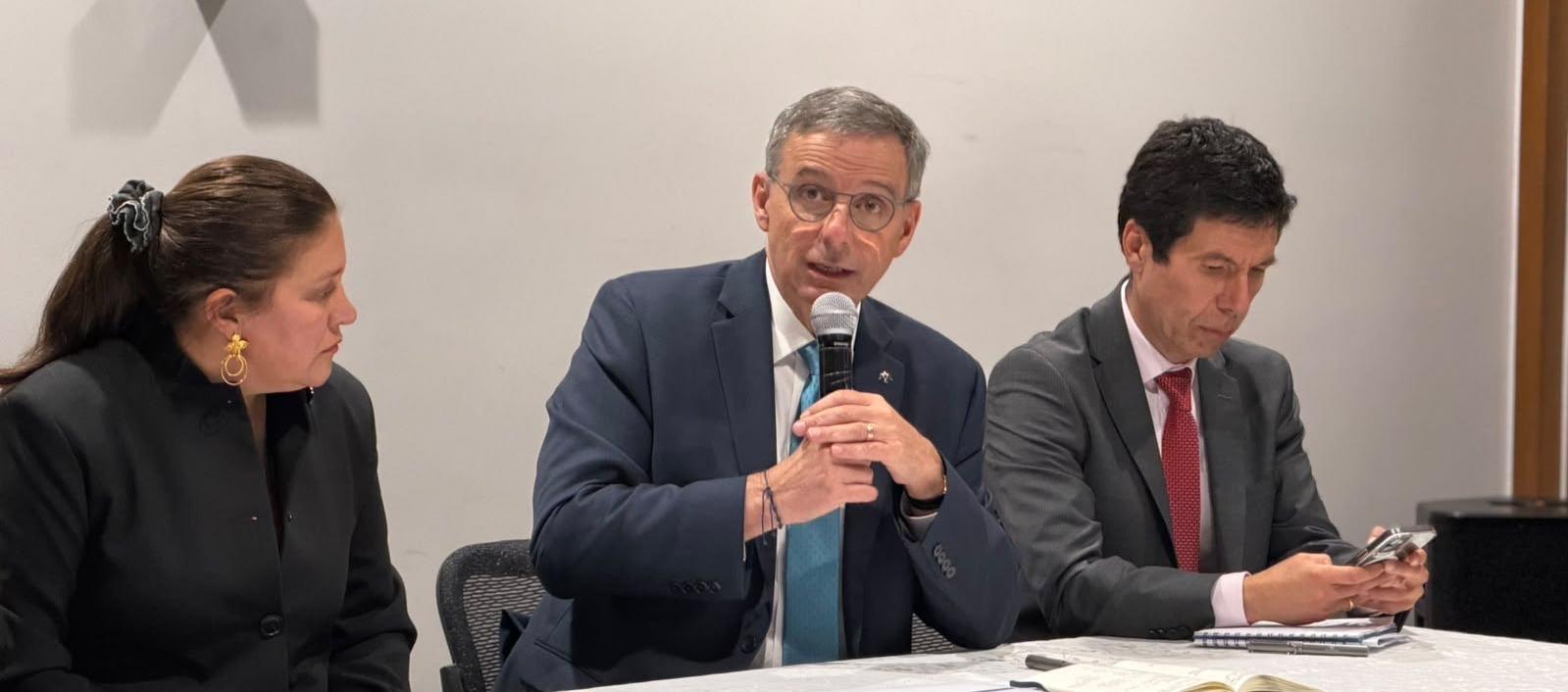 El costo del respiro fiscal: Gobierno posterga deuda de ,3 billones a cambio de un sobrecosto millonario