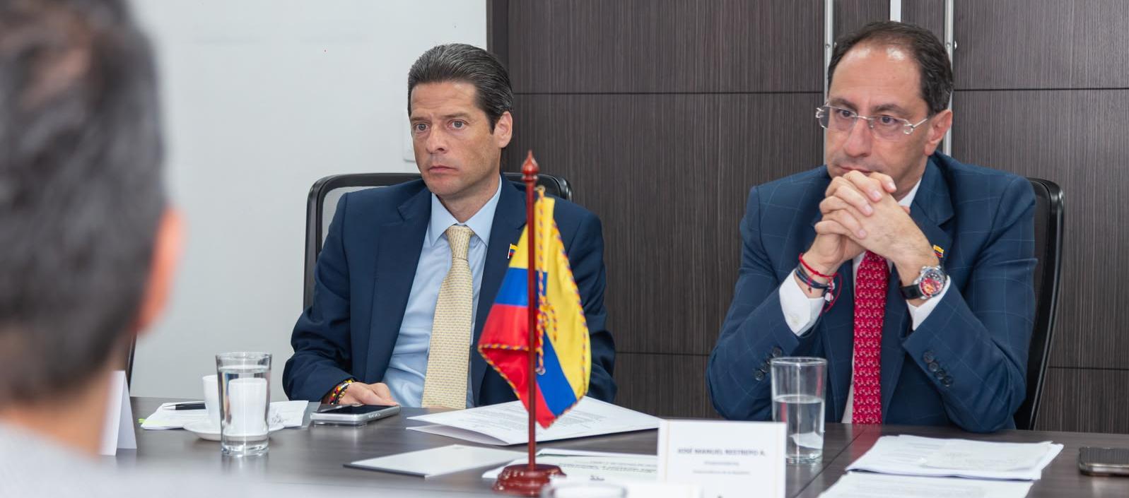 Gobierno se reúne con sector privado para impulsar la productividad con IA a través del Sena