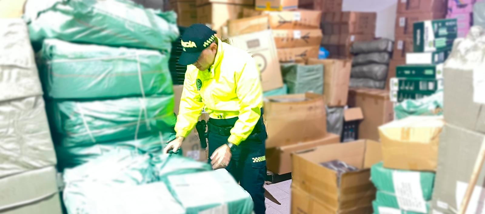 El mercado de la ilegalidad: incautan millonario cargamento de tecnología y juguetes en el corazón de Barranquilla