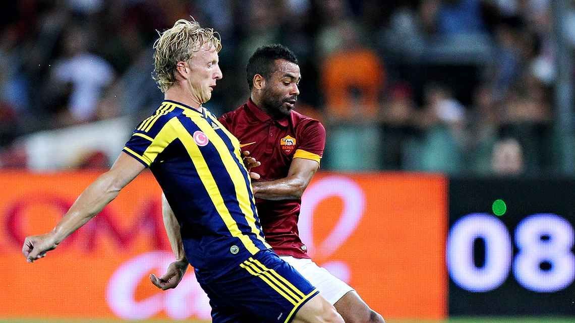 Kuyt, ex del Liverpool, nombrado entrenador interino del Fenerbahçe