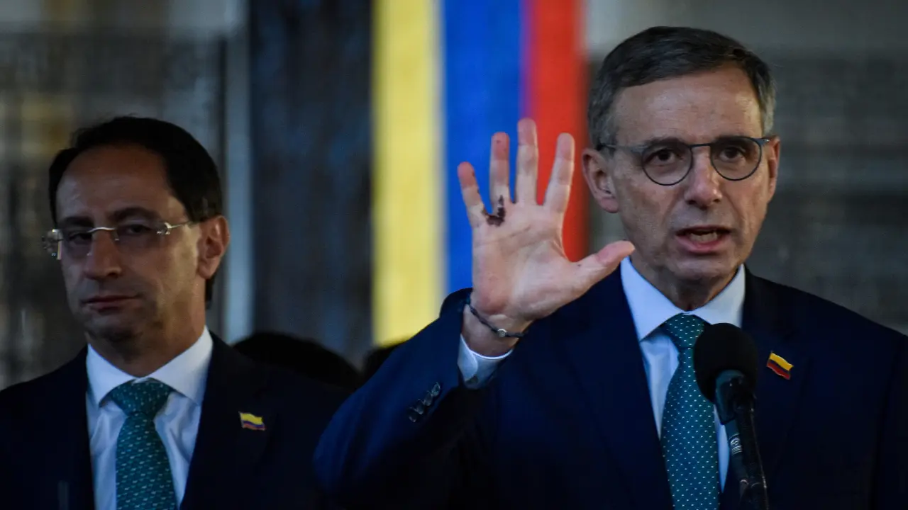 Ley de rescate fiscal del Gobierno de Abelardo de la Espriella: congresistas a favor y en contra