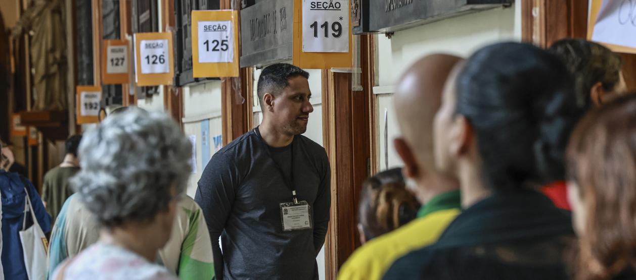 Los brasileños votan entre el miedo a los Bolsonaro y el descontento con Lula
