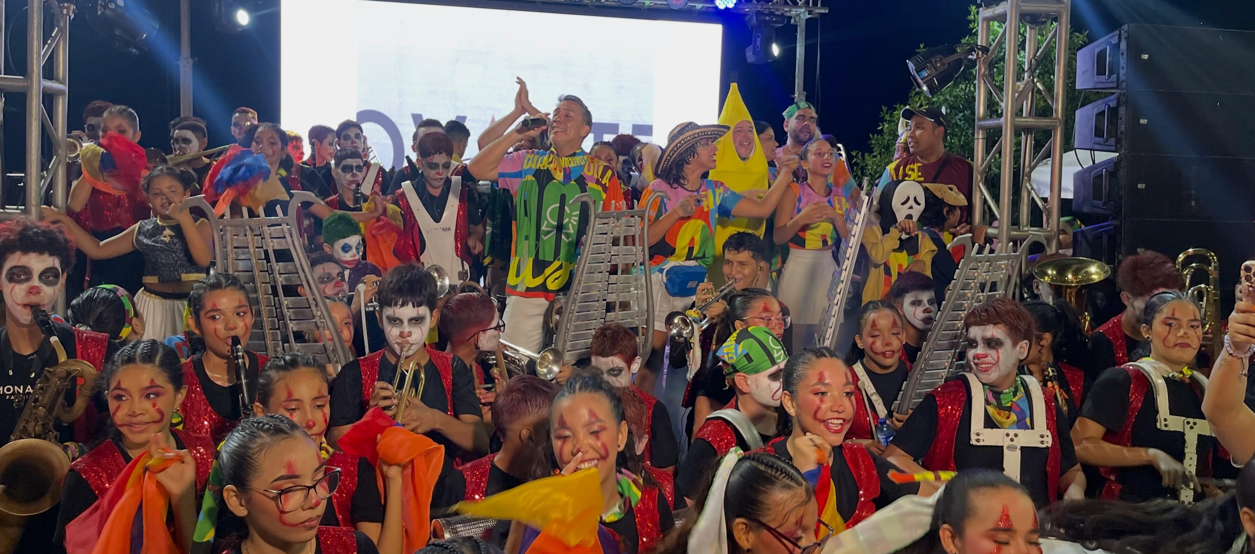 El Gran Malecón se viste de gala y misterio: el desfile de los 'Cantores Killeros' que desafía la noche de brujas