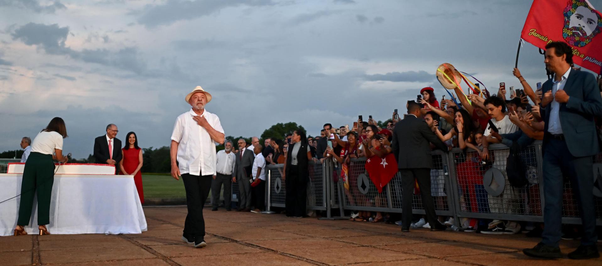 Lula reduce su actividad pública hasta "recuperar" la voz