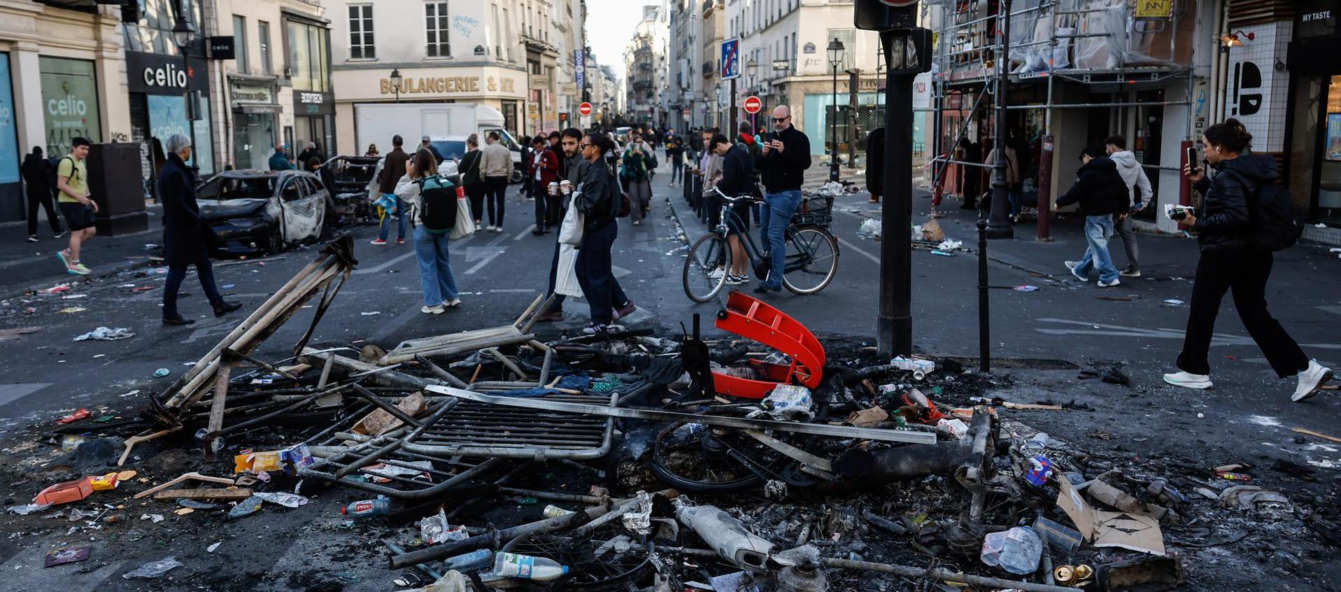 Entre el fuego de las calles y el ajuste político: Macron admite haber subestimado la violencia y señala a la extrema izquierda