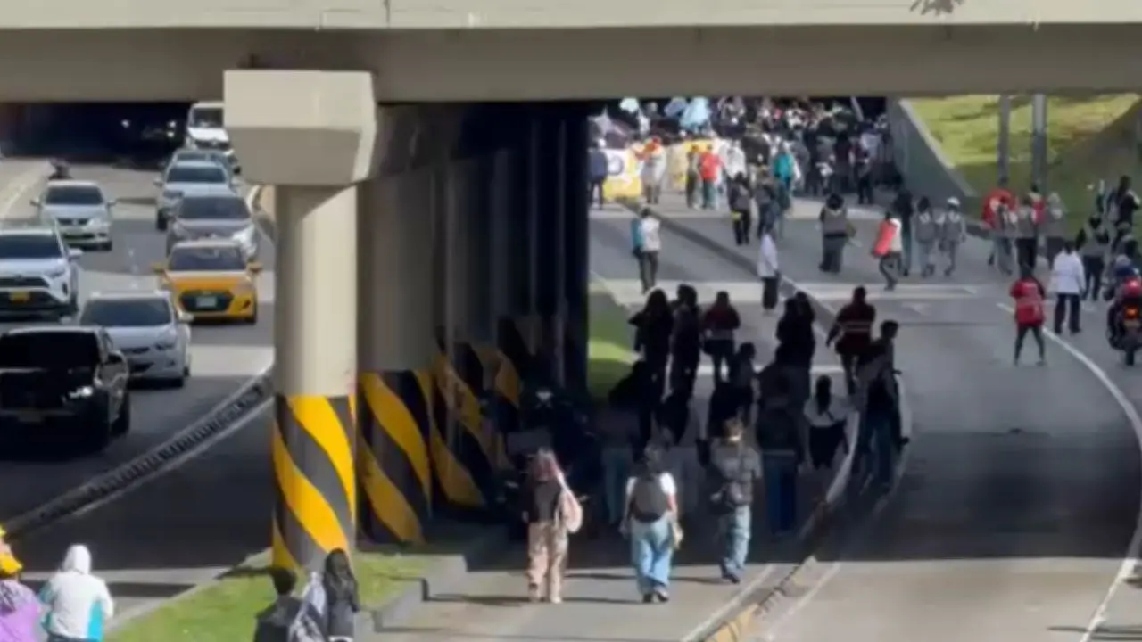Bogotá bajo el pulso de la protesta: una jornada de asfixia vial y desvíos en el corazón de la capital