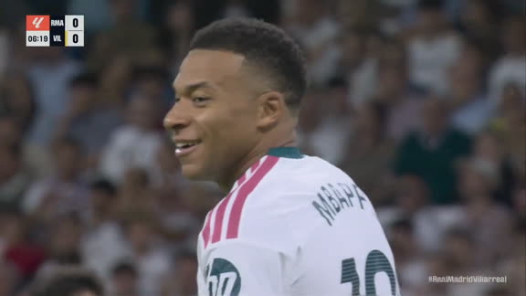 El infortunio de Mbappé: la madera le niega el grito de gol en una jugada de antología