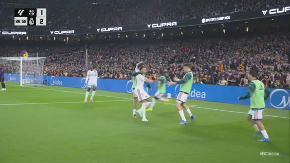¡Mbappé silencia al Camp Nou con el 2-1 al 88'!