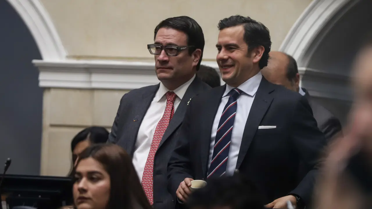 Terremoto en el gabinete: El cese fulminante de Rodrigo Lara sacude los cimientos del Capitolio