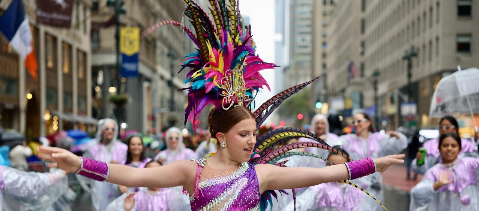 La soberanía del Carnaval de Barranquilla conquista el asfalto de la Quinta Avenida