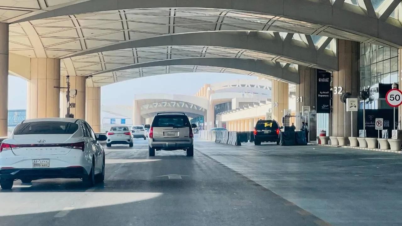 El cielo sitiado de Riad: segundo ataque consecutivo sacude el corazón logístico de Arabia Saudita