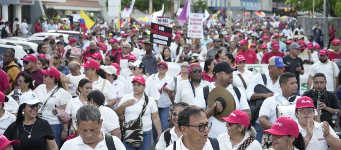 Oposición le anuncia a De la Espriella un paro nacional en noviembre