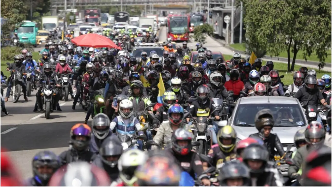 Parrillero y restricción de motos en Bogotá: quiénes sí podrán circular durante Halloween