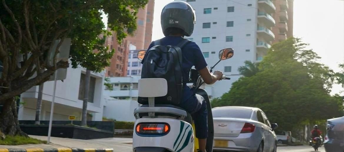 La encrucijada de la movilidad eléctrica: entre la eficiencia urbana y el vacío legal