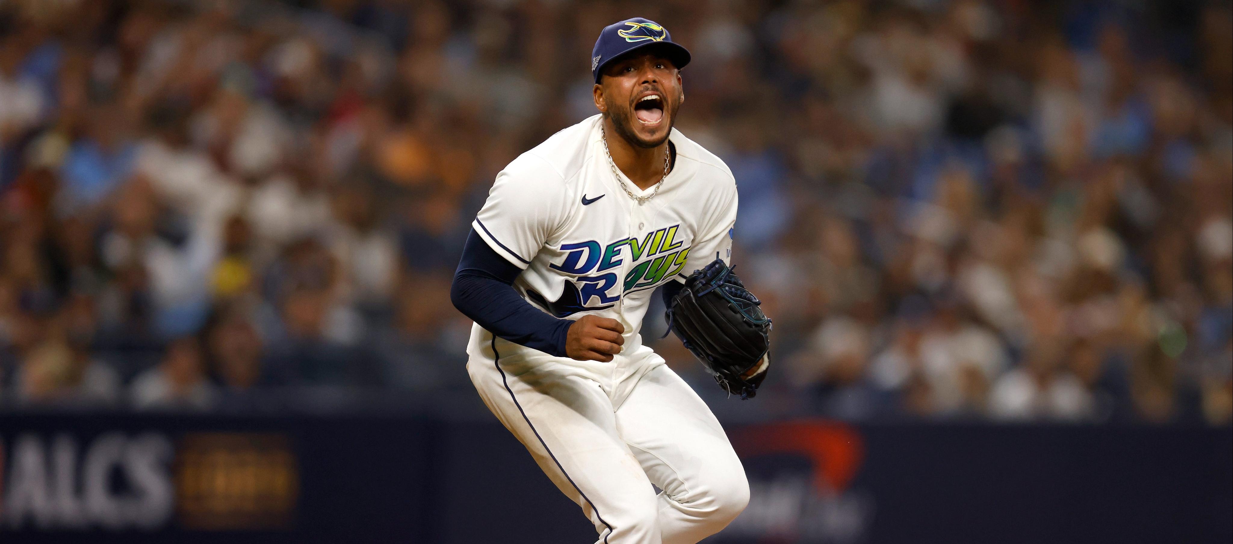 La redención de la serpentina: Freddy Peralta amordaza a los Guardianes y revive a Tampa Bay