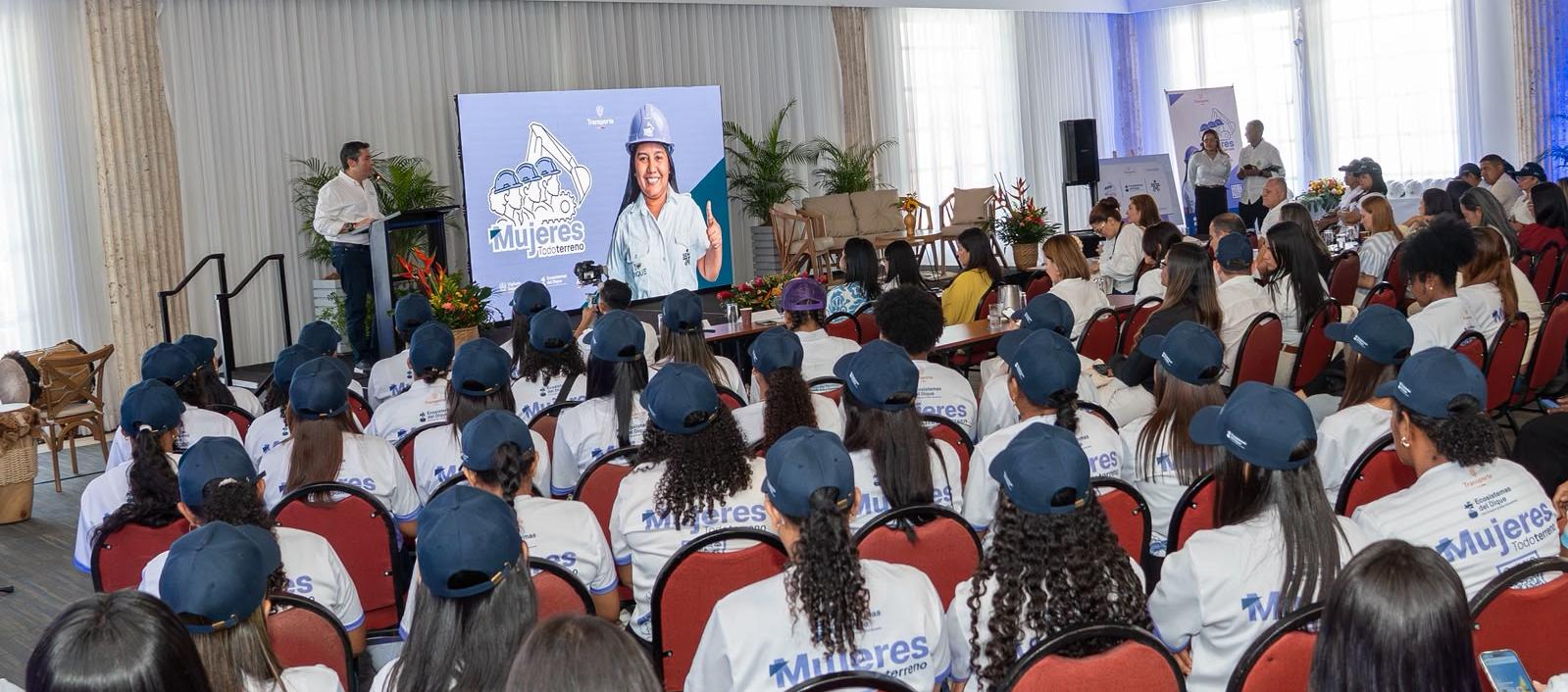 Sacyr lanzó Mujeres Todoterreno Dique, una apuesta por la formación y la  reducción de barreras