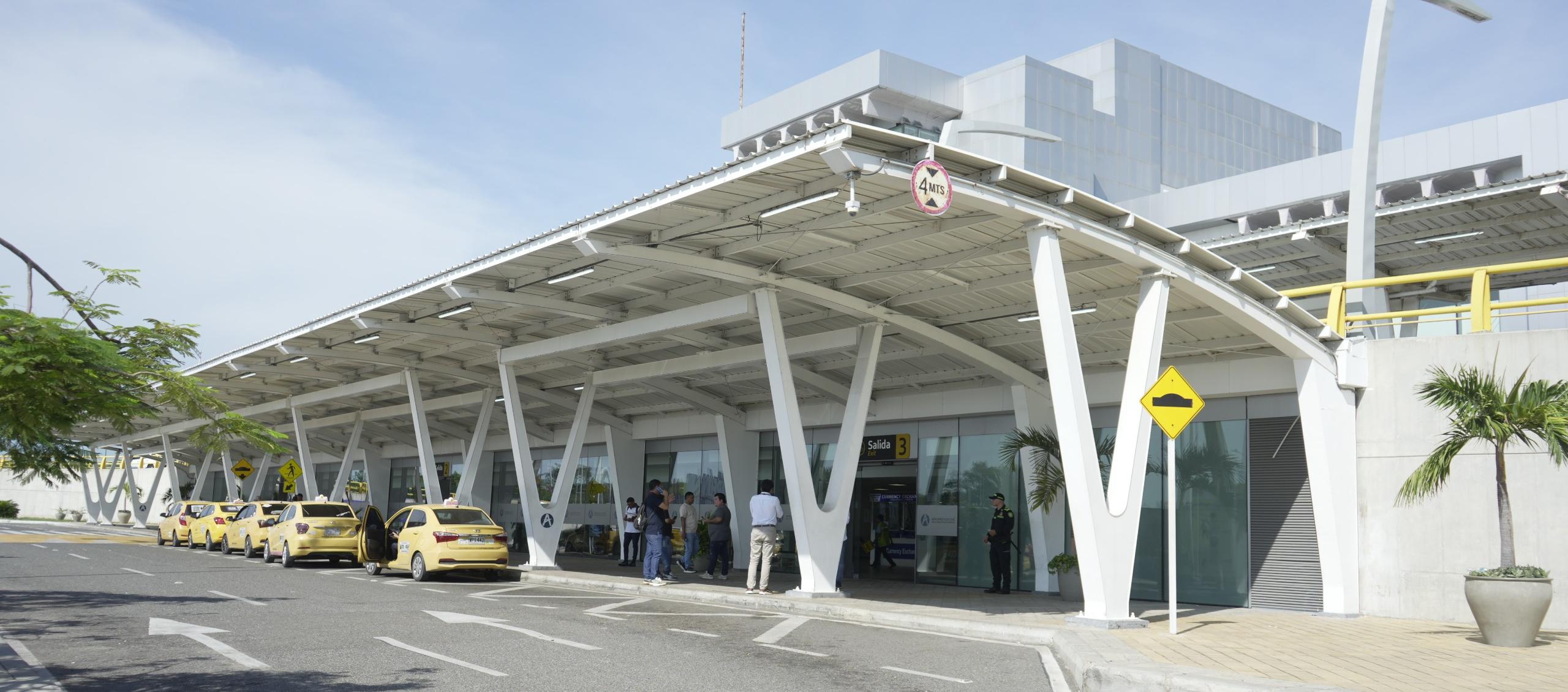 Colombia despliega su red aeroportuaria como escudo logístico ante la emergencia sísmica en Panamá