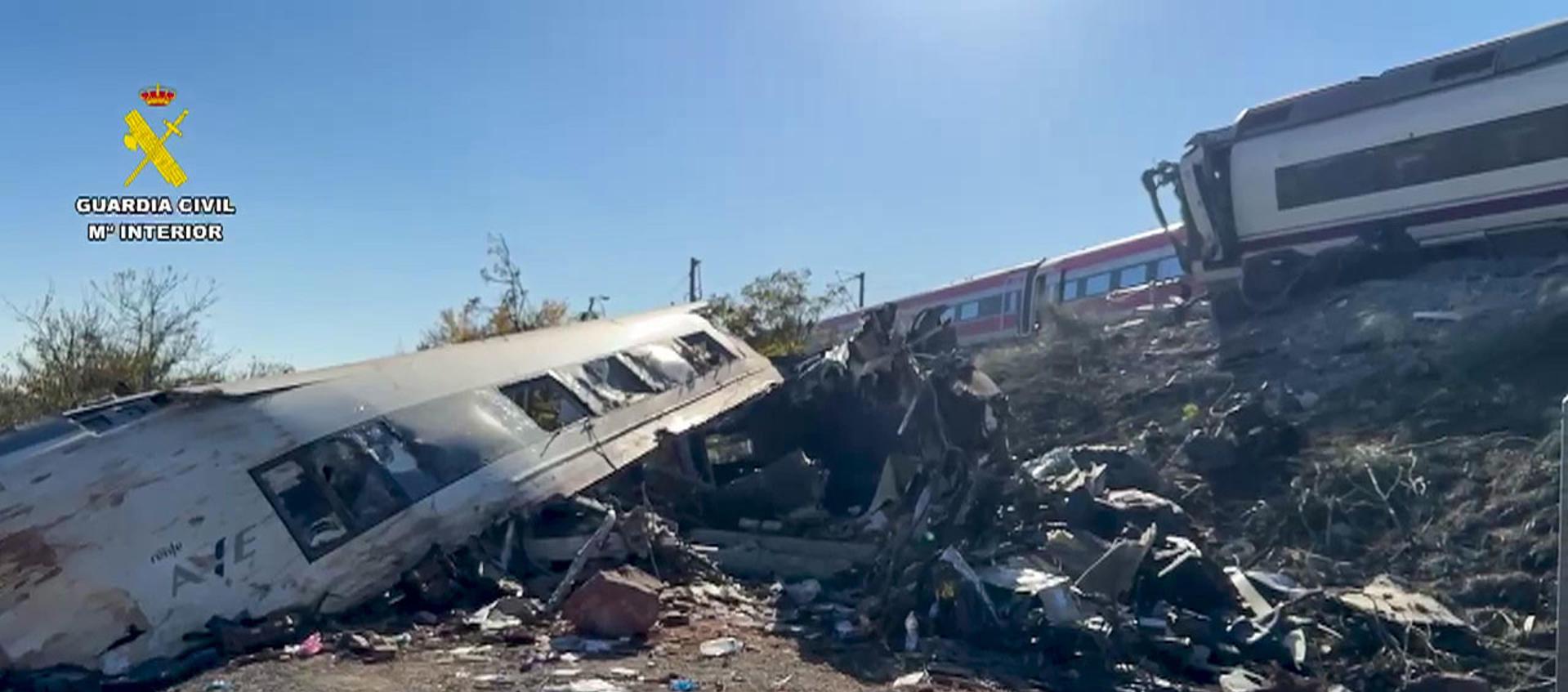 Un “error humano” en el centro de control, principal línea investigativa en choque de trenes, en España