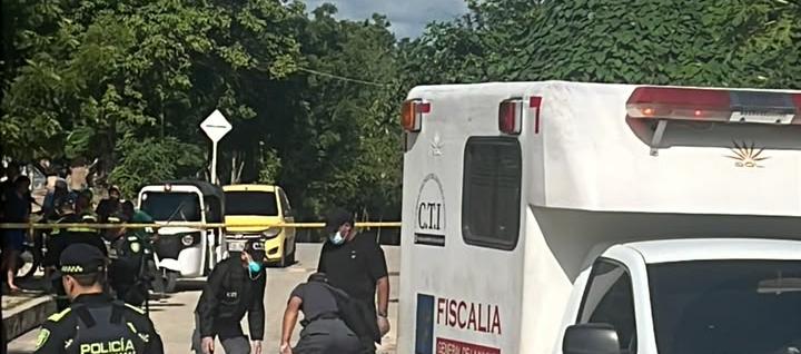 Una mujer fue asesinada después dejar a un niño en un colegio, en Galapa